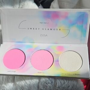 ZOEVA Sweet Glamour Blush Palette - Pink and Cream